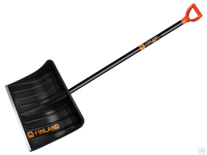 Лопата снегоуб. Финляндия 490*410 пластик с планкой с дер. черенком